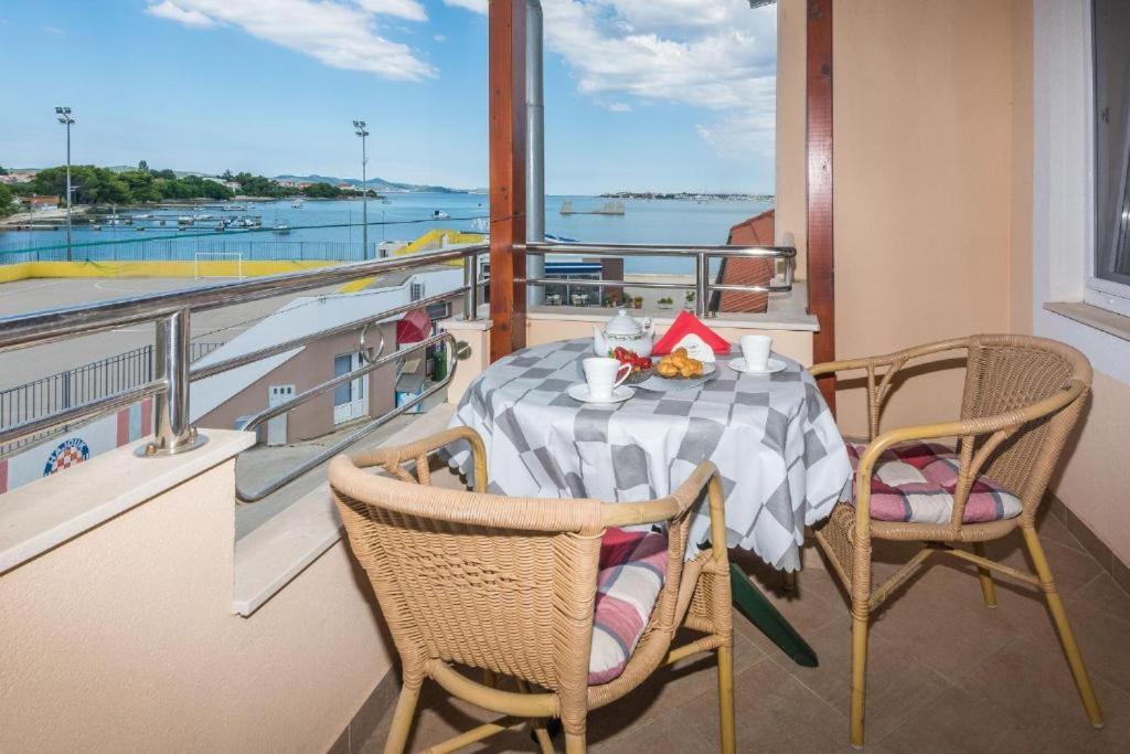 Apartments Mira Сукошан Экстерьер фото